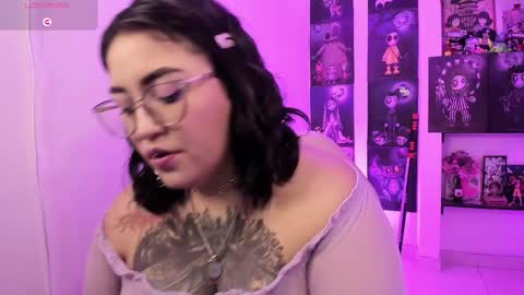 Snapshot of alicebrinck chatting on October 2025 01:59:02 AM Alice Brinck online show from October 2025 01:59:02 AM