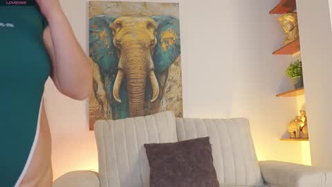 Snapshot of alicecorner chatting on February 2026 12:01:01 PM Alice Corner online show from February 2026 12:01:01 PM