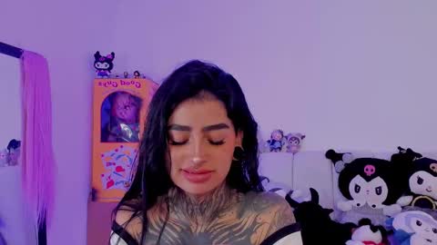 Snapshot of alicee_0 chatting on November 2025 10:20:02 PM Alice online show from November 2025 10:20:02 PM