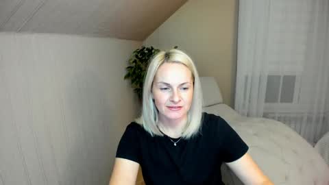 Alicee online show from December 2024 04:50:01 PM