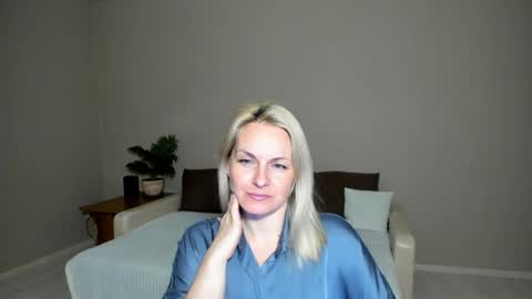 Alicee online show from January 2025 07:40:01 PM