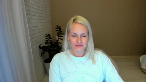 Alicee online show from September 2025 03:33:01 PM
