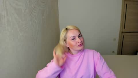 Alicee online show from April 2026 06:49:02 PM