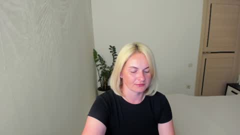 Alicee online show from June 2026 05:49:02 PM