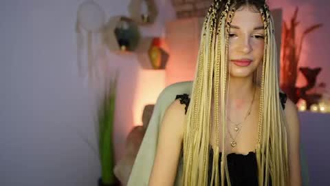 Alicee Kiss online show from December 2024 08:04:02 PM