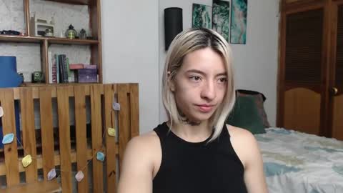 alicee_logan_ online show from April 2026 02:03:02 AM