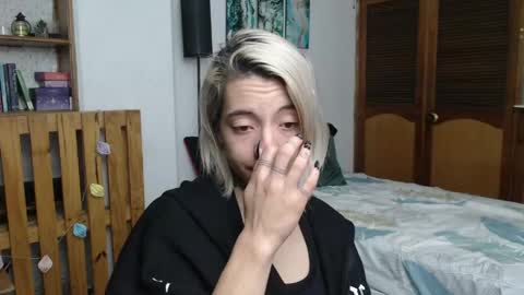 alicee_logan_ online show from April 2026 02:49:02 AM