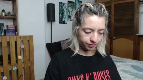 alicee_logan_ online show from May 2026 03:02:01 AM