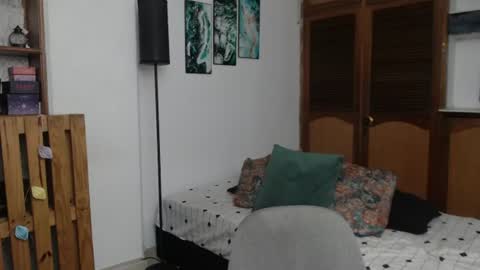 alicee_logan_ online show from June 2026 02:53:01 AM
