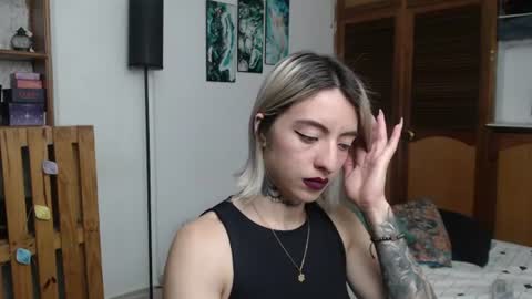 alicee_logan_ online show from June 2026 02:09:01 AM