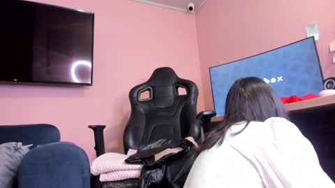 Snapshot of alicee_milf_ chatting on December 2024 12:33:02 PM Aleja online show from December 2024 12:33:02 PM