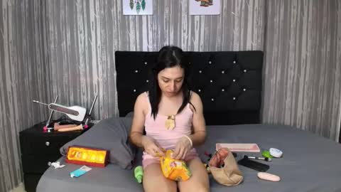 Snapshot of alicee_moonn chatting on September 2025 07:28:01 PM alicee_moonn online show from September 2025 07:28:01 PM