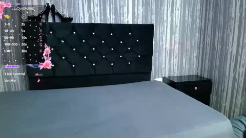 Snapshot of alicee_moonn chatting on October 2025 07:13:02 PM alicee_moonn online show from October 2025 07:13:02 PM