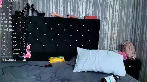 Snapshot of alicee_moonn chatting on November 2025 08:26:02 AM alicee_moonn online show from November 2025 08:26:02 AM