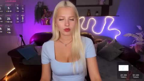 Snapshot of alicefreman chatting on September 2025 10:09:01 AM Alice online show from September 2025 10:09:01 AM