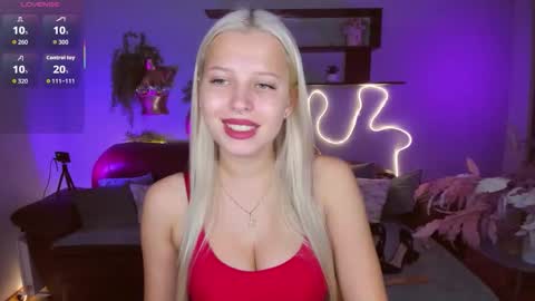 Snapshot of alicefreman chatting on November 2025 06:03:01 AM Alice online show from November 2025 06:03:01 AM