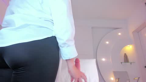 Alice  online show from December 2024 04:04:01 AM