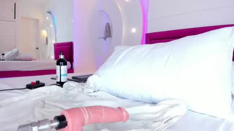 Alice  online show from February 2025 07:38:01 AM