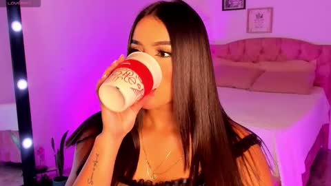 Snapshot of alicekiing_ chatting on November 2025 02:33:02 AM ALICEKIING online show from November 2025 02:33:02 AM