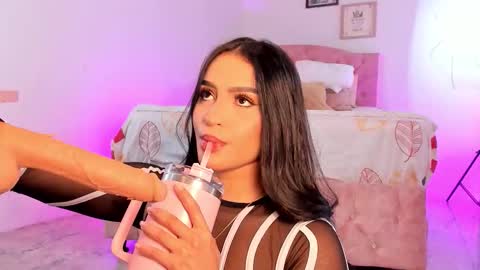 Snapshot of alicekiing_ chatting on February 2026 03:21:01 AM ALICEKIING online show from February 2026 03:21:01 AM