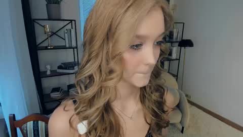 Snapshot of alicemelison chatting on February 2026 08:21:02 AM Serena online show from February 2026 08:21:02 AM