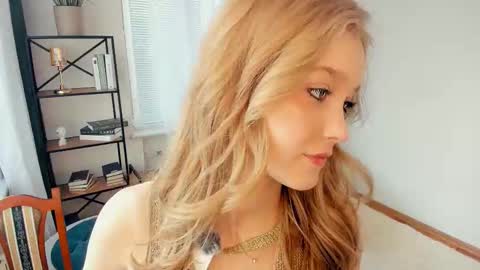 Snapshot of alicemelison chatting on February 2026 09:27:02 AM Serena online show from February 2026 09:27:02 AM