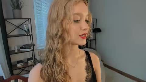 Snapshot of alicemelison chatting on March 2026 12:01:01 PM Serena online show from March 2026 12:01:01 PM