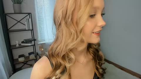 Snapshot of alicemelison chatting on March 2026 08:33:02 AM Serena online show from March 2026 08:33:02 AM