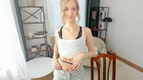 Snapshot of alicemelison chatting on March 2026 09:48:02 AM Serena online show from March 2026 09:48:02 AM