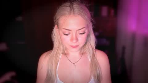 Snapshot of aliceoceaneyes chatting on October 2025 04:52:01 PM aliceoceaneyes online show from October 2025 04:52:01 PM