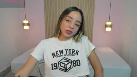 AliceRoss online show from April 2026 09:39:01 PM