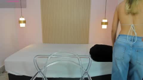 Snapshot of aliceross1 chatting on May 2026 11:34:04 PM AliceRoss online show from May 2026 11:34:04 PM
