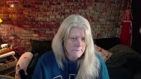 Snapshot of alicescuriosity chatting on December 2024 04:31:02 AM Alices Curiosity online show from December 2024 04:31:02 AM