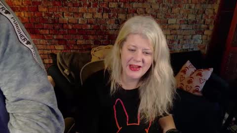 Snapshot of alicescuriosity chatting on January 2025 07:10:02 PM Alices Curiosity online show from January 2025 07:10:02 PM