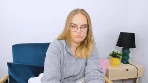 alicesensitive online show from October 2025 12:08:02 PM