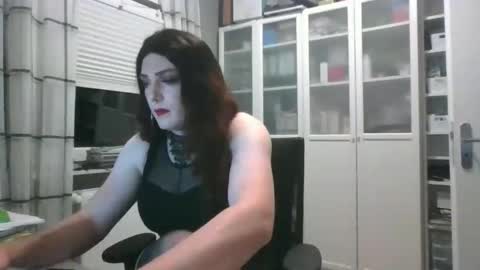 Snapshot of alicesissx13 chatting on November 2025 10:21:02 PM Alice online show from November 2025 10:21:02 PM