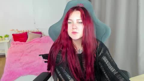 Snapshot of alicewinchesterr chatting on November 2025 06:53:01 PM Alice online show from November 2025 06:53:01 PM