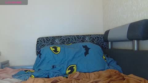 AliceWoolfy online show from September 2025 09:16:02 PM