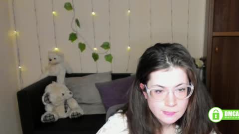 Snapshot of alicia_folow chatting on February 2025 01:40:01 AM Alicia online show from February 2025 01:40:01 AM