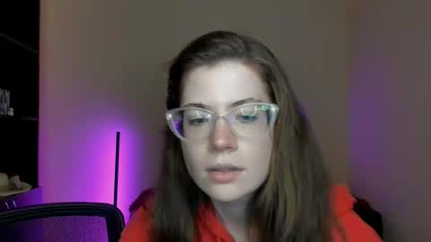 Snapshot of alicia_folow chatting on March 2025 12:28:01 PM Alicia online show from March 2025 12:28:01 PM