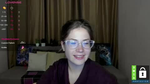 Snapshot of alicia_folow chatting on October 2025 05:22:02 PM Alicia online show from October 2025 05:22:02 PM