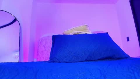 Alicia Kyse  online show from November 2025 03:07:01 AM