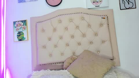       online show from February 2025 01:36:01 AM