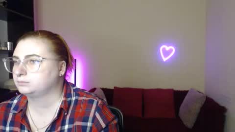 Alicia online show from November 2025 12:27:01 PM