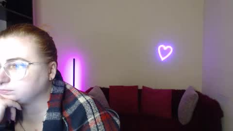 Alicia online show from November 2025 07:18:02 AM