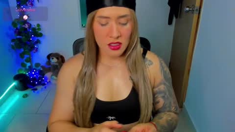 Snapshot of aliciaballard chatting on October 2025 08:40:01 PM Jennyfer online show from October 2025 08:40:01 PM