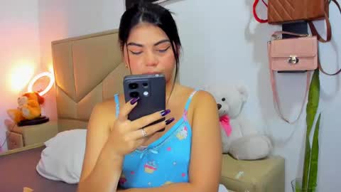 aliciabiden online show from October 2025 04:45:02 AM