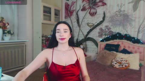 Snapshot of aliciabow chatting on December 2024 05:35:02 PM Veronica online show from December 2024 05:35:02 PM