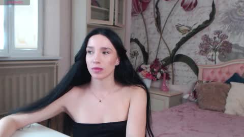 Snapshot of aliciabow chatting on September 2025 02:49:01 PM Veronica online show from September 2025 02:49:01 PM