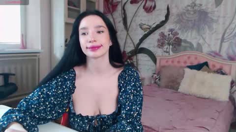 Snapshot of aliciabow chatting on October 2025 12:05:02 PM Veronica online show from October 2025 12:05:02 PM